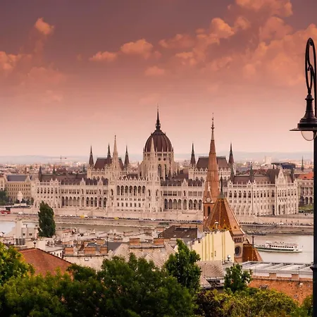 Appartement Oasis - Modern Charm, Timeless Comfort Budapest