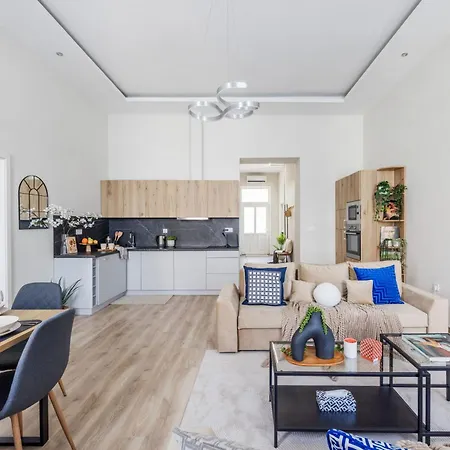 Oasis - Modern Charm, Timeless Comfort Appartement Budapest