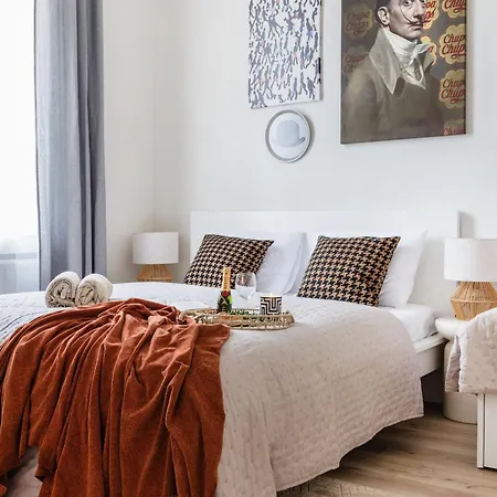 아파트 Oasis - Modern Charm, Timeless Comfort 부다페스트