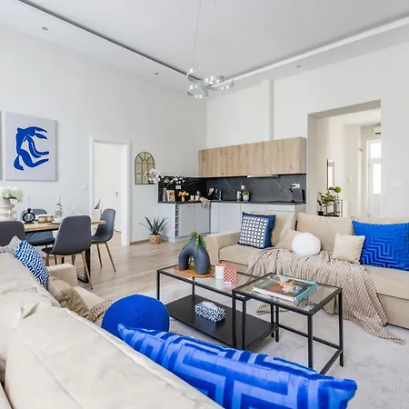 Oasis - Modern Charm, Timeless Comfort 부다페스트